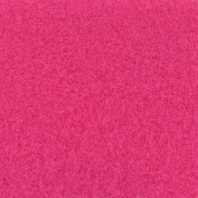 Fushia Velours, Teppichboden für den Messebau.